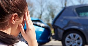 Auslandsschutz Kfz-Versicherung: Ein umfassender Ratgeber Unfall? Bei einer Auslandsschutz-Kfz-Versicherung ist man abgesichert. Foto: Adobe / Monkey Business