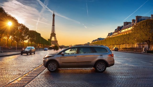 Autofahren in Frankreich: Nicht nur bei Olmypia eine Herausforderung. Foto: Ocean23