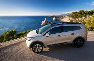 Mit dem eigenen Kombi an die Côte d’Azur Mit dem Auto Kombi an der Côte d’Azur bietet wunderschöne Aussichten. Foto: Ocean23
