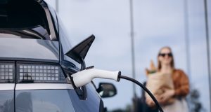 Höhere E-Mobilität auf Deutschlands Straßen E-Mobilität soll in Deutschland zum Alltag gehören. Foto: Adobe / Petro