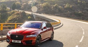 Der Jaguar Kombi: Eleganz trifft auf Vielseitigkeit Alltagstauglich: Jaguar Kombi XF Sportbrake. Foto: Jaguar