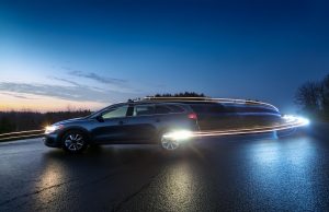 LED Autobeleuchtung – oder doch Xenon bevorzugen? Mit LED Autobeleuchtung besser sehen und gesehen werden. Foto: Ocean23