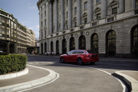 Die Kombi-Modelle von Mazda: Eleganz und Zuverlässigkeit Der Mazda Kombi verbindet Eleganz und Alltagstauglichkeit. Foto: Mazda