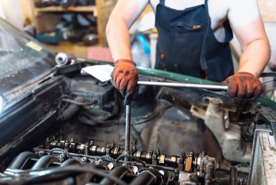 Schäden am Nockenwellensensor: So deuten Sie Symptome richtig Nockenwellensensor: Wissen, wo man ansetzen muss. Foto: Adobe / velimir
