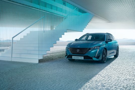 Die Kombi-Modelle von Peugeot: Eleganz und Funktionalität vereint Peugeot 308 SW Kombi sieht massiv aus. Foto: Peugeot