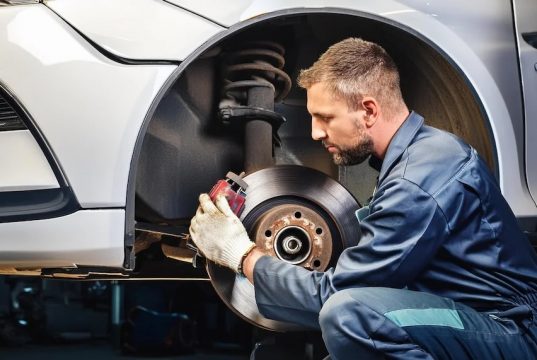 Autobremsen: Fehlersuche bei allgemeinen Problemen Probleme an den Autobremsen müssen schnellstens behoben werden. Foto: Ocean23