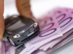 Werkstatt-Rechnung: Das bedeuten die Kürzel Wer bei der Werkstatt-Rechnung nicht aufpasst, zahlt drauf. Foto: Adobe / vegefox.com