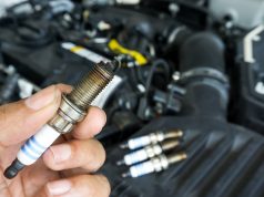 Entfesseln Sie das Potenzial der Kraftstoffeffizienz Verbrauchte Zündkerzen sollte man schnellstens austauschen. Foto: Adobe / Nischaporn