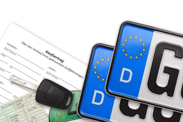 Auto kaufen und dann ein Kennzeichen mit Charakter: Das geht! Foto: Adobe / stockphoto-graf