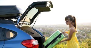 Kofferraumklappe klemmt? Hier die besten Tipps Wenn die Kofferraumklappe klemmt, kann das mehrere Ursachen haben. Foto: Adobe / bilanol