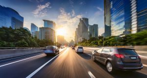 Falsch überholt: Welche Strafen drohen Falsch überholt? Das kann teuer werden. Foto: Ocean23