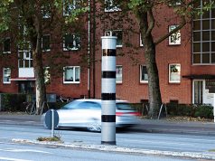 Geblitzt in geschlossener Ortschaft: Diese Strafen drohen Gebitzt in geschlossener Ortschaft: Bei diesen Anlage wird man schnell erwischt. Foto: Adobe / Cpro