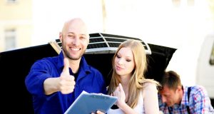 Ohne TÜV unterwegs: Diese Strafen blühen Ohne TÜV sollten Sie nie autofahren. Foto: Adobe / Peter Atkins