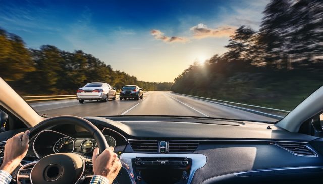 Zu dicht aufgefahren: Typische Szene auf Deutschlands Autobahnen. Foto: Ocean23