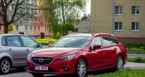 Neue Studie: Mazda-Fahrer am unfreundlichsten zu Radfahrern Foto: Adobe / mino21
