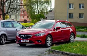 Neue Studie: Mazda-Fahrer am unfreundlichsten zu Radfahrern Foto: Adobe / mino21
