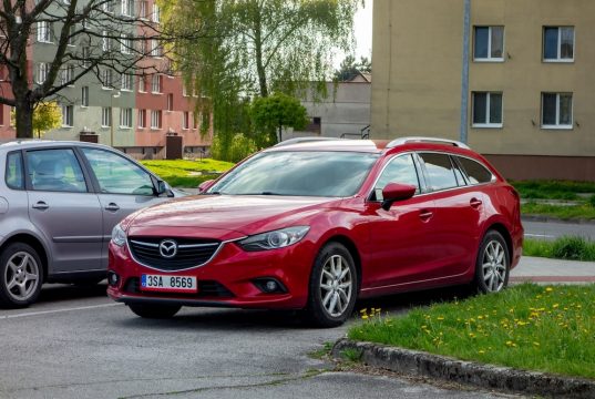 Neue Studie: Mazda-Fahrer am unfreundlichsten zu Radfahrern Foto: Adobe / mino21