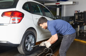 So bleibt das Auto im Alltag sicher und startklar Foto: Robert Kneschke / Shutterstock