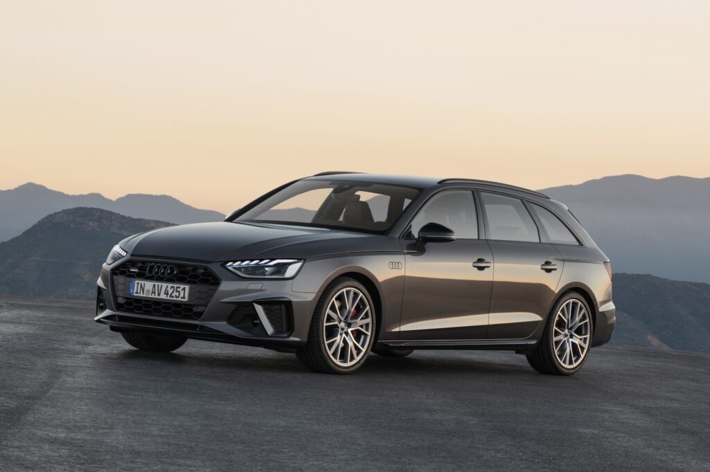 Audi A4 Avant B9 in Grau, Frontansicht schräg