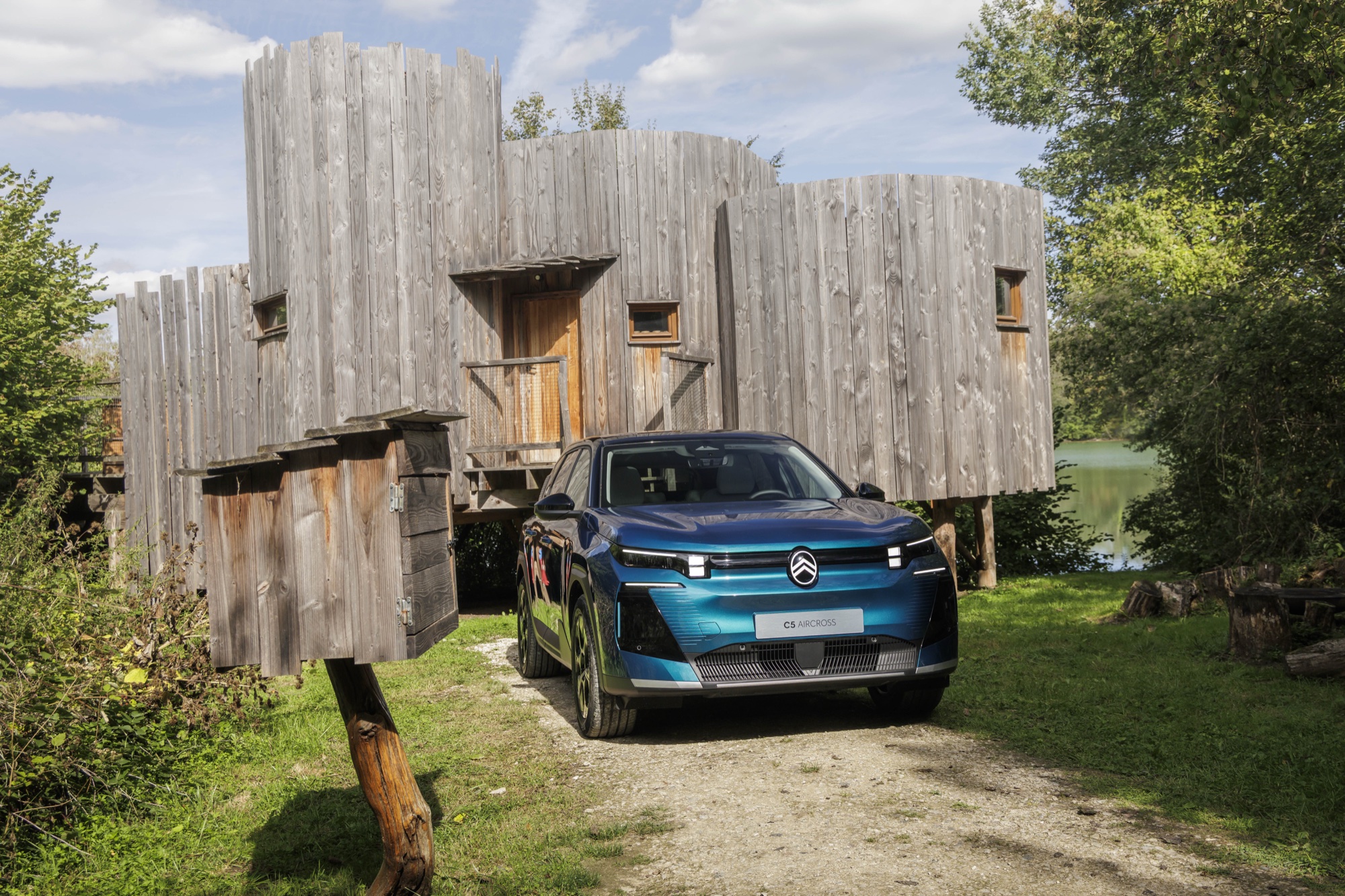 Citroën C5 Aircross Émeraude: Sonderedition in Smaragdblau ab 38.590 Euro