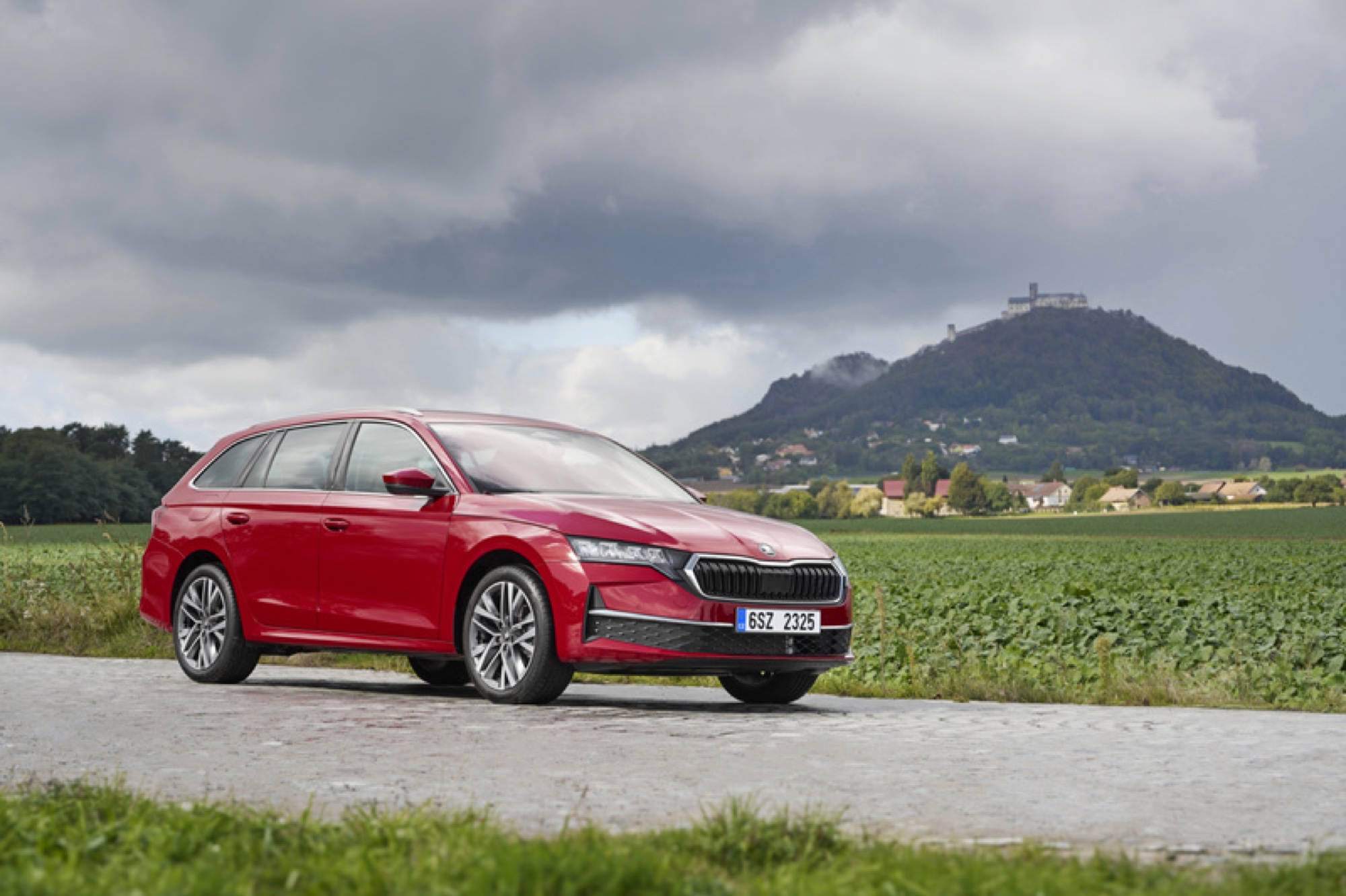 Škoda Octavia Vollhybrid: Bestellstart im Oktober, auch als Combi
